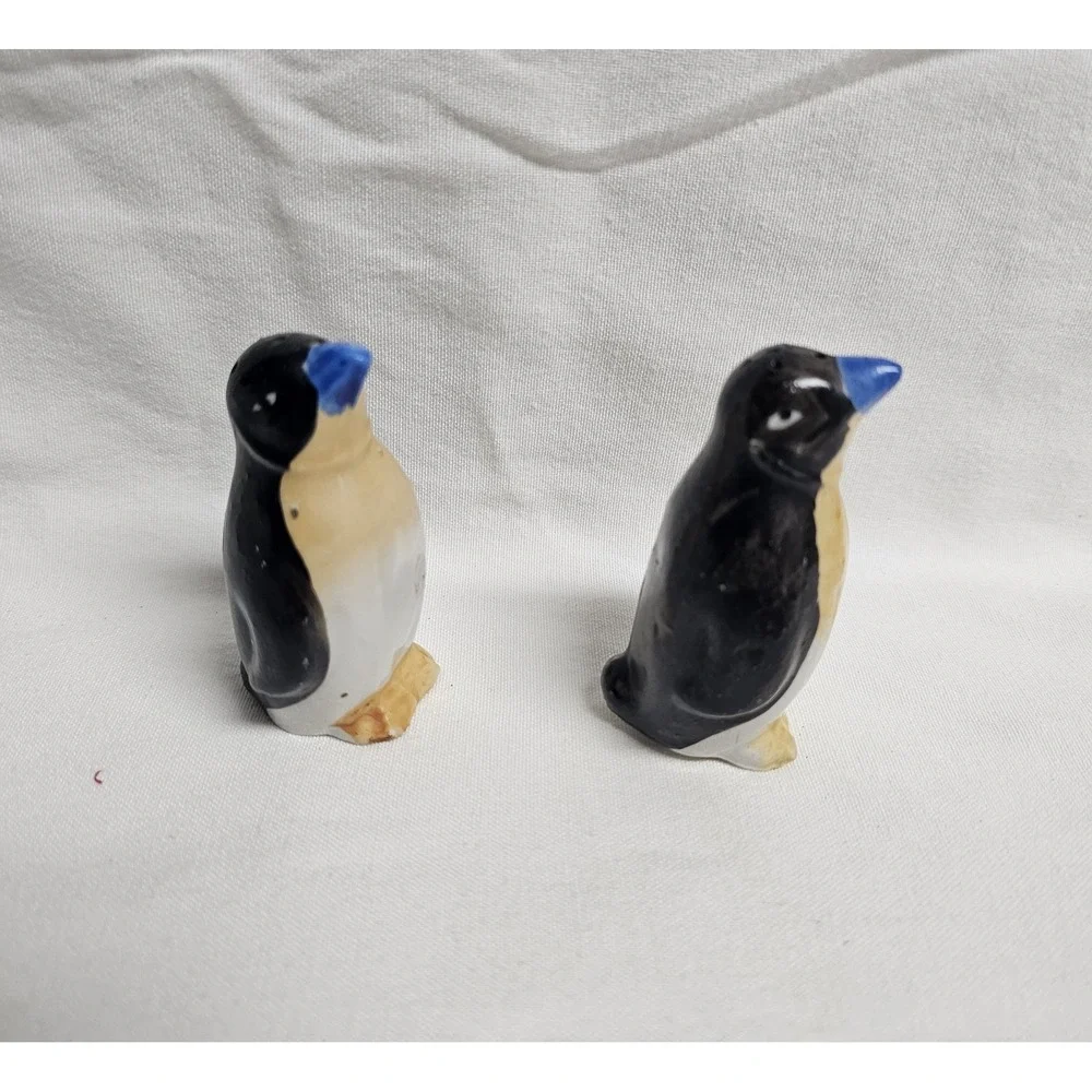 Vintage Penguin Salt And Pepper Shakers Japan